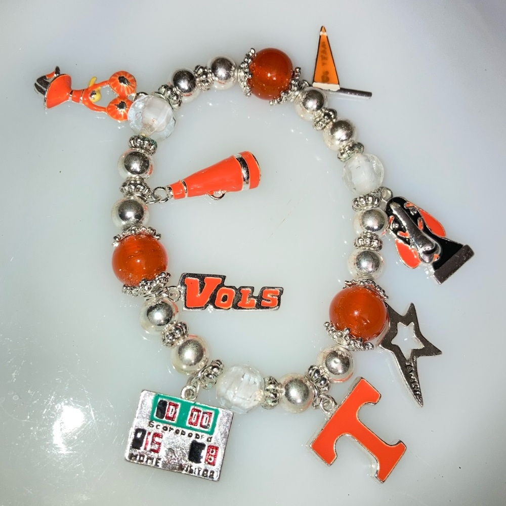 Bracelet UT VOLS TN Women’s - 8 UT Vols Charms - 6 Glass Beads - 12 Silver - VTG